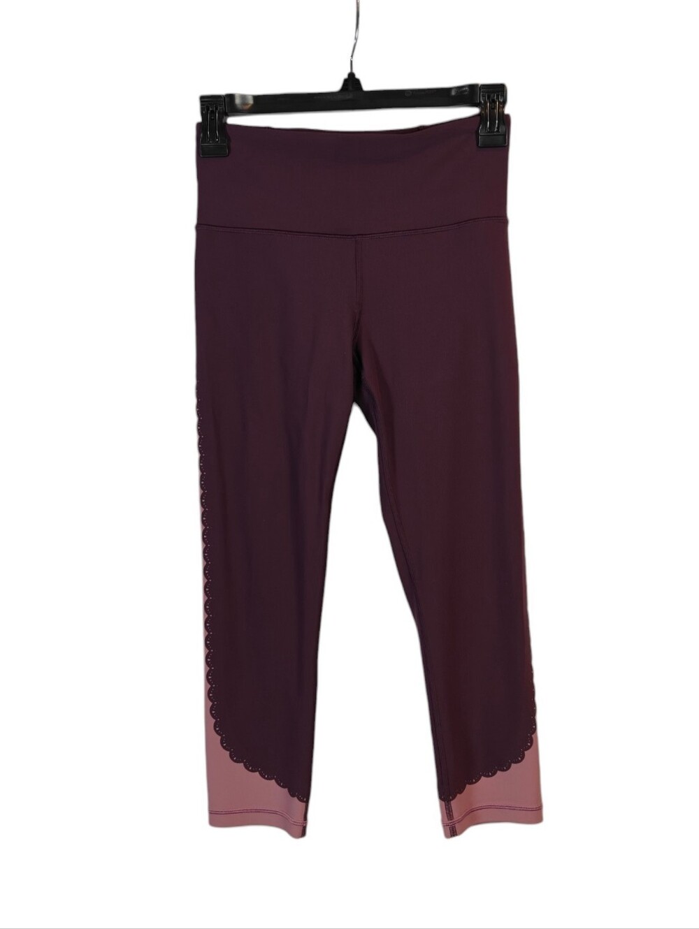ATHLETA Elation Scallop Capri Leggings in the shade Agate Purple Size XSmall